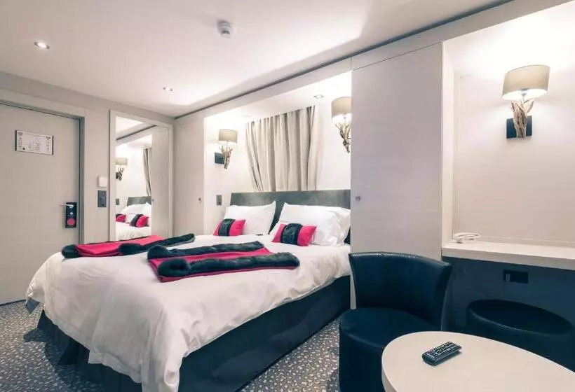 هتل Hôtel Le White Le 42 Restaurant