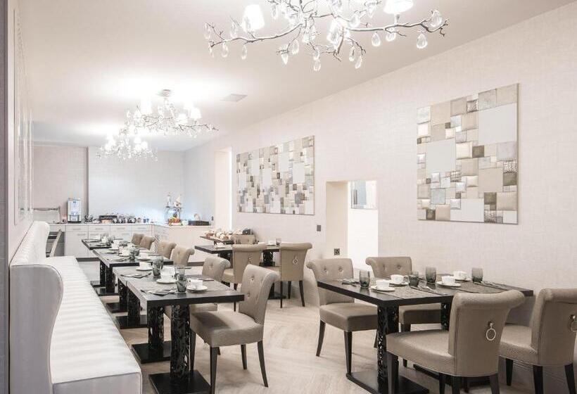 فندق Hôtel Le White   Le 42 Restaurant