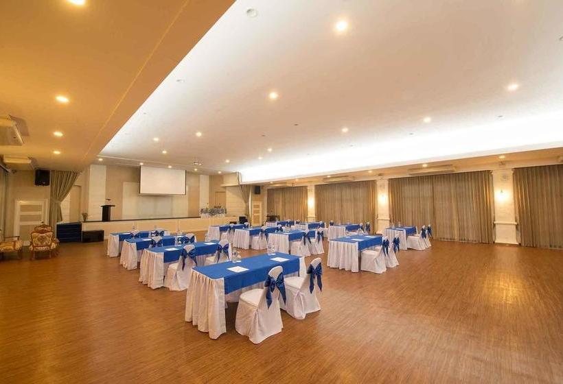 هتل Sea Nature Rayong Resort &