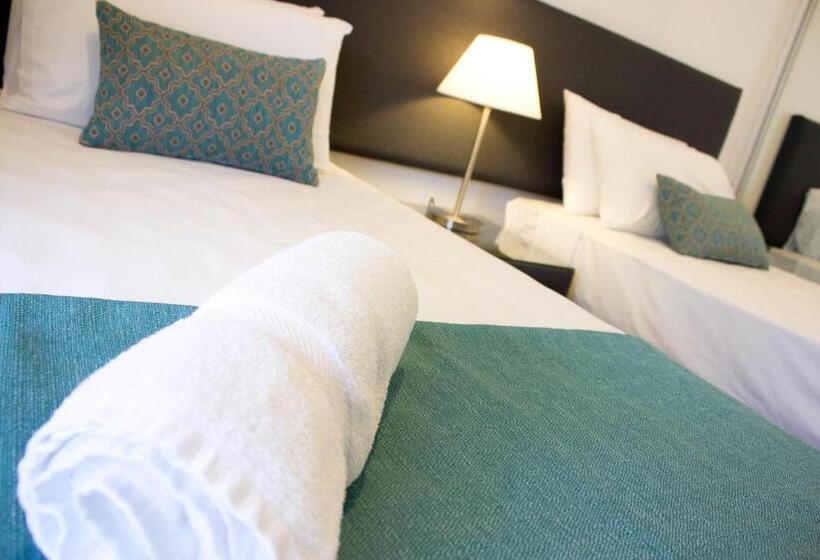 בית מלון כפרי Synergy Broadbeach   Official