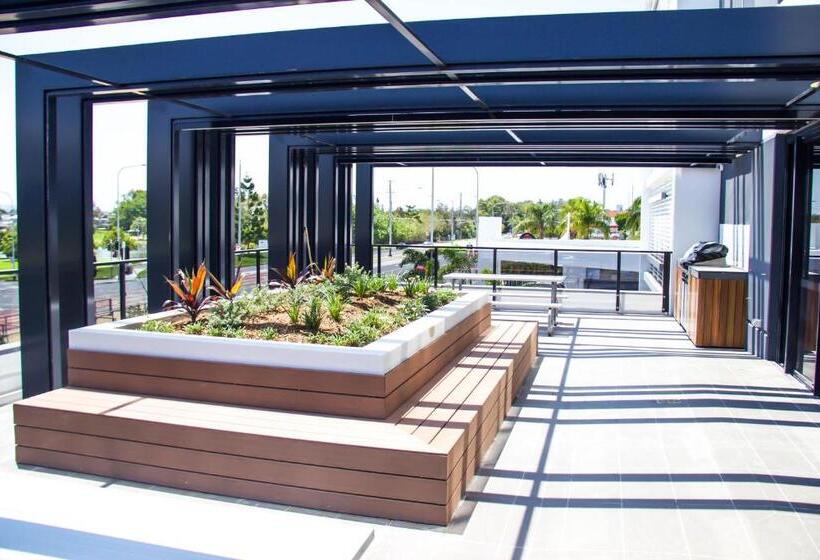 בית מלון כפרי Synergy Broadbeach   Official