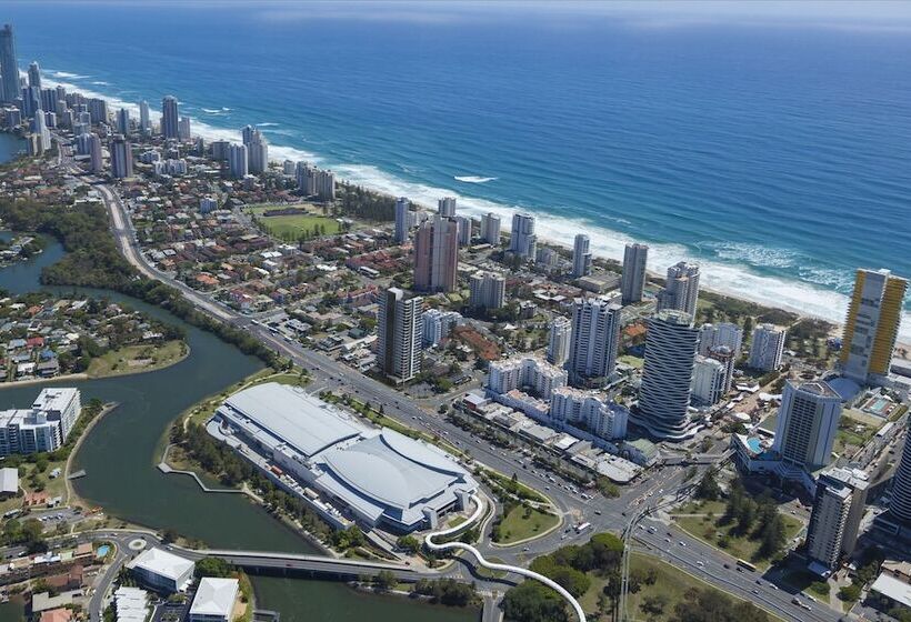 בית מלון כפרי Synergy Broadbeach   Official