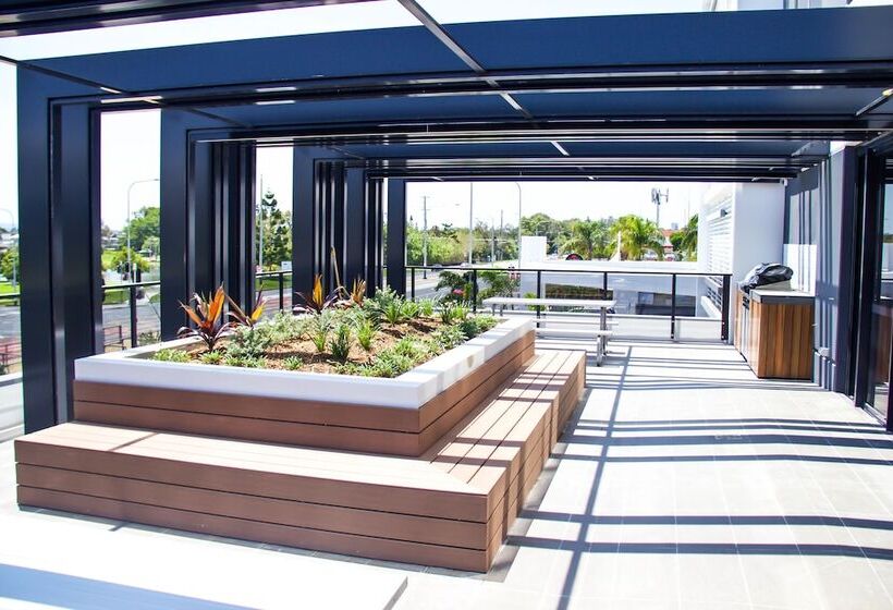 בית מלון כפרי Synergy Broadbeach   Official