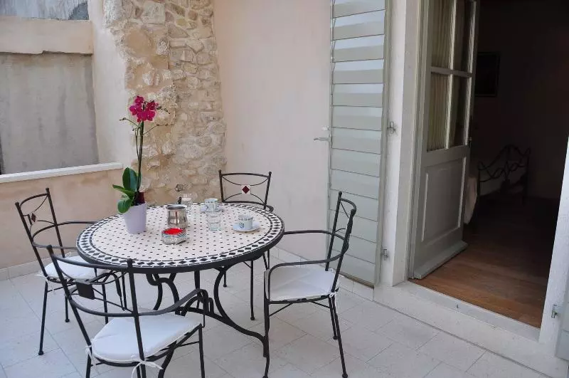 ホテル Villa Mama  Traditional Apartments In Omis