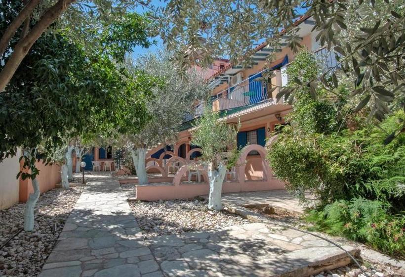 Kleoni Club Apartments
