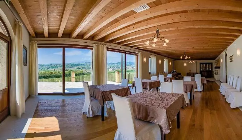 La Fonte Degli Dei