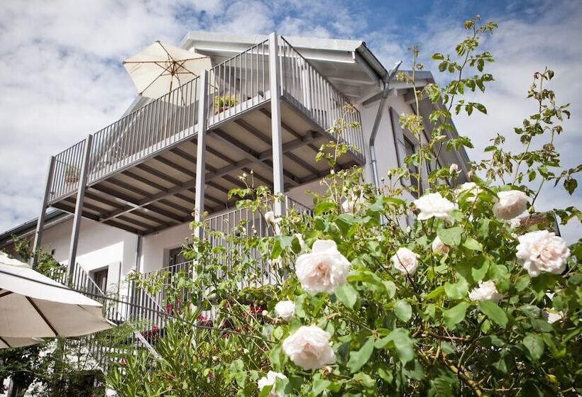 Le Coq Chantant B&b And Boutique