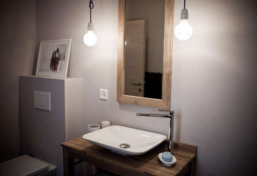 Le Coq Chantant B&b And Boutique