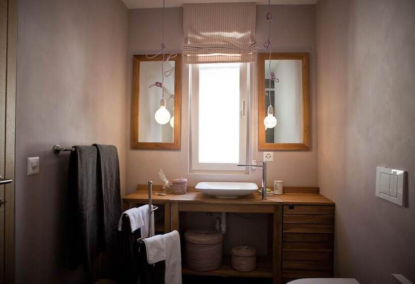 Le Coq Chantant B&b And Boutique