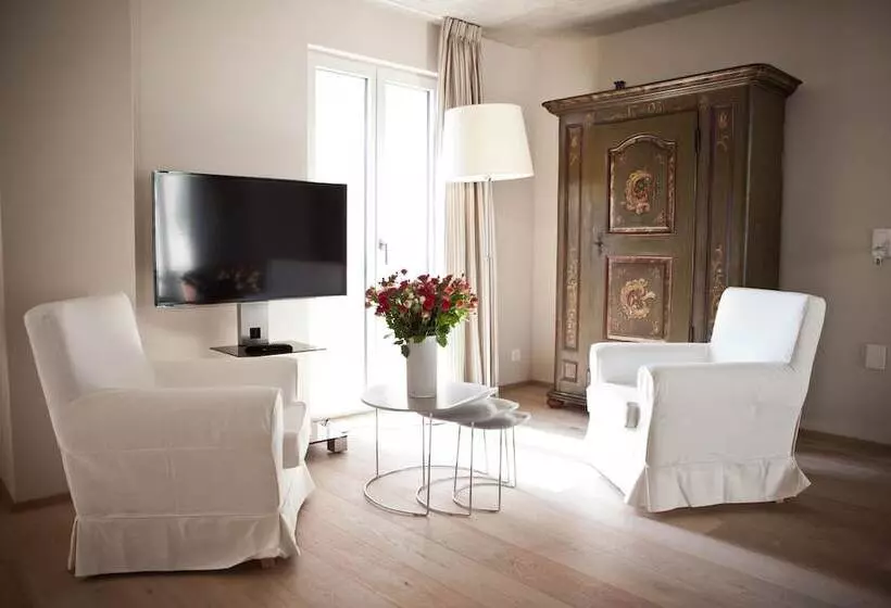 Le Coq Chantant B&b And Boutique
