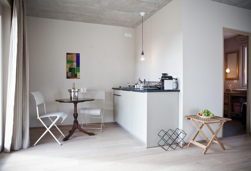 Le Coq Chantant B&b And Boutique