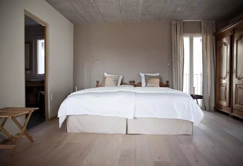 Le Coq Chantant B&b And Boutique