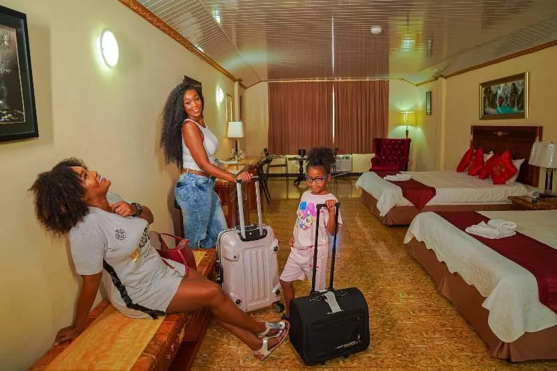 Metro Hotel Couva