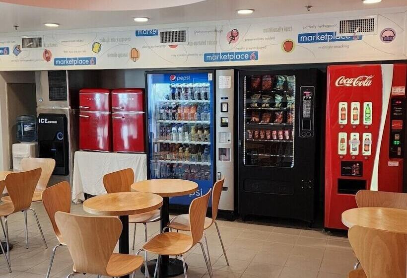 Motel 6 Moosomin, Sk