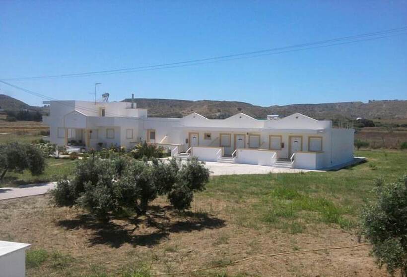 Nikos 2 Studios & Apartments