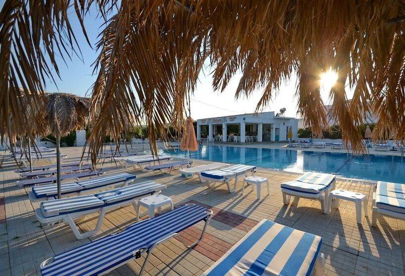 Nikos 2 Studios & Apartments