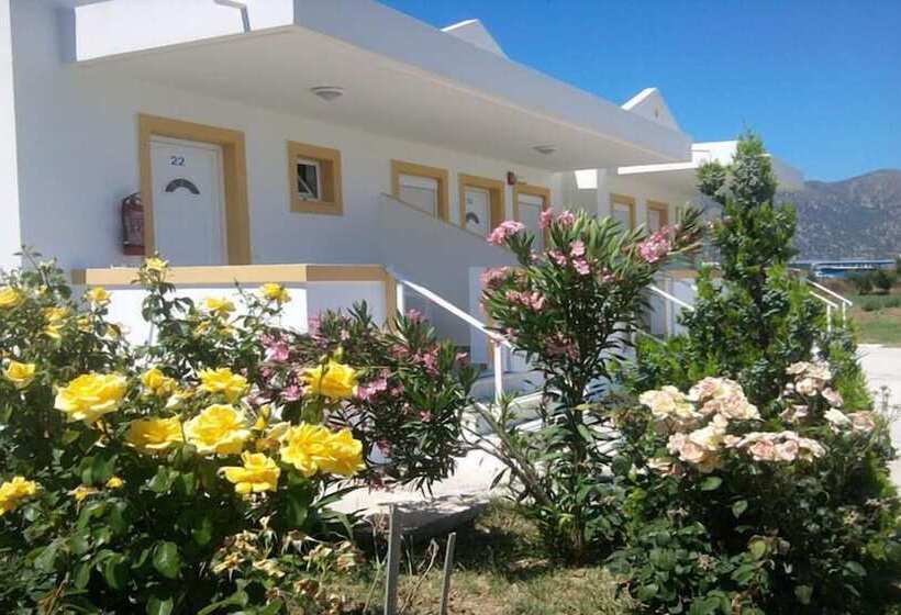 Nikos 2 Studios & Apartments