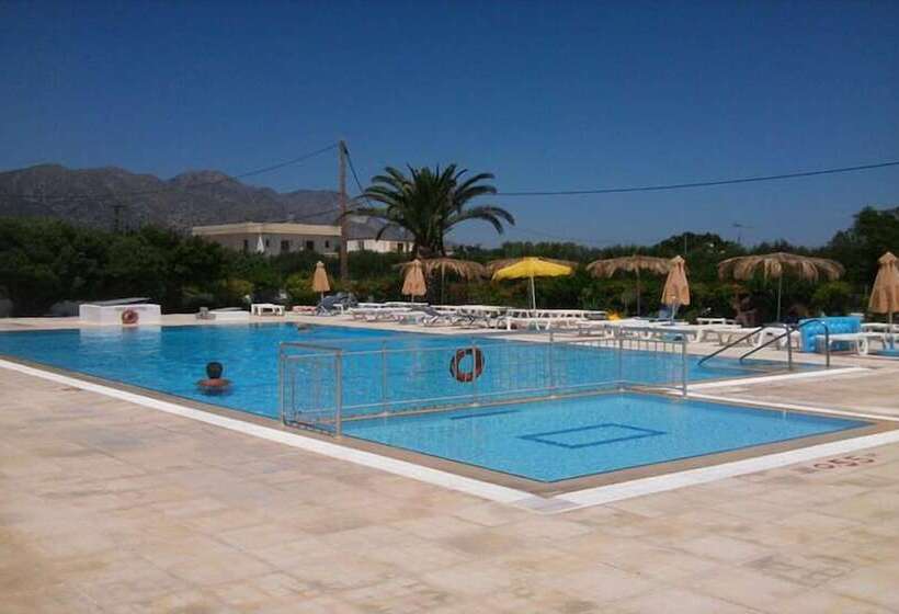 Nikos 2 Studios & Apartments