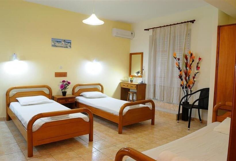 Nikos 2 Studios & Apartments