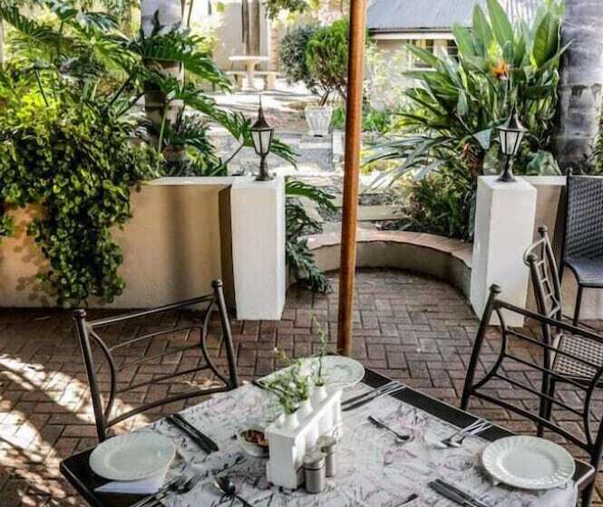 膳宿费 Oxford Lodge Vryheid