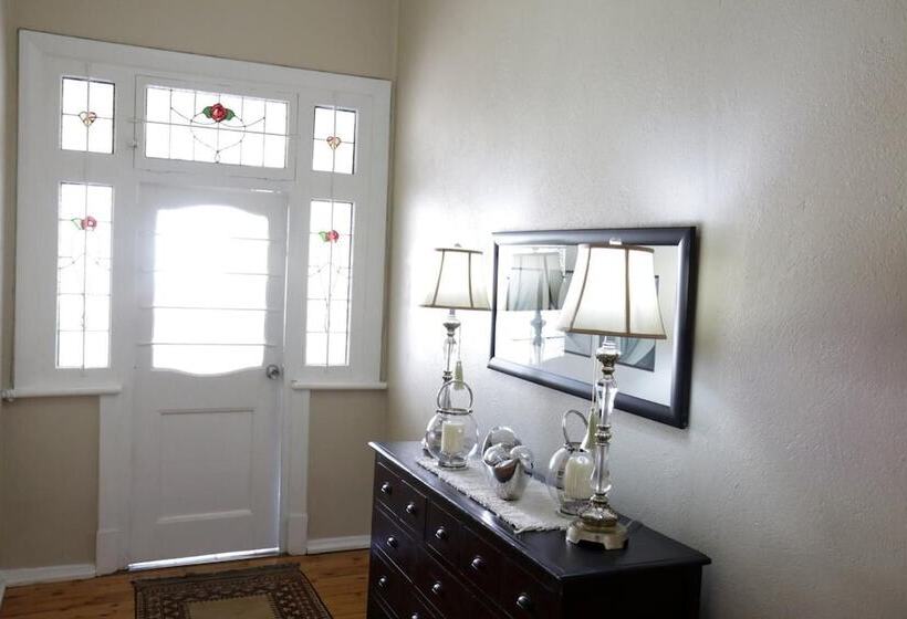 膳宿费 Oxford Lodge Vryheid