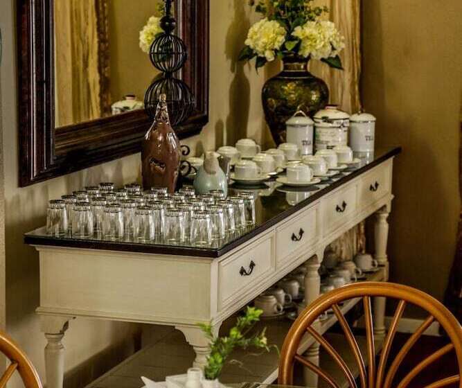 膳宿费 Oxford Lodge Vryheid