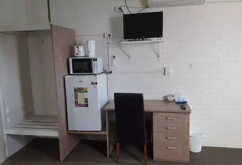 Proserpine Motel
