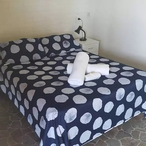 Proserpine Motel