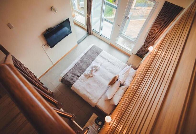 Sasa Nor Lamour B & B