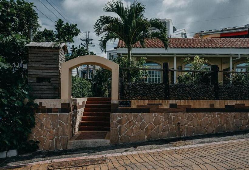 Sasa Nor Lamour B & B