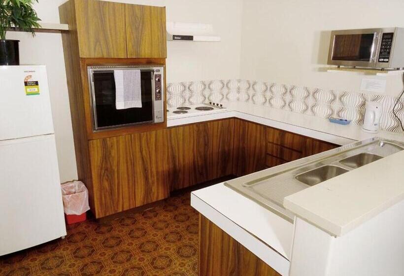 Scarborough & Absolutely Beachfront