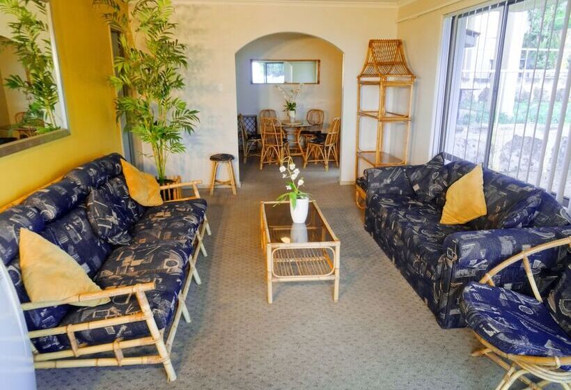 Scarborough & Absolutely Beachfront