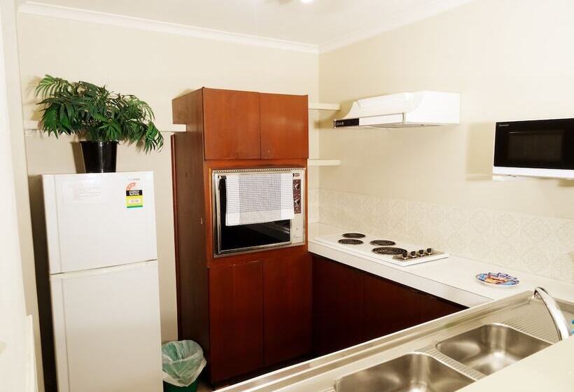 Scarborough & Absolutely Beachfront