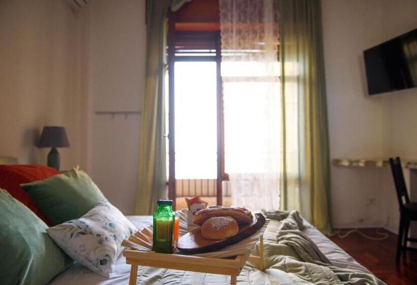 تختخواب و صبحانه Sallù Boutique