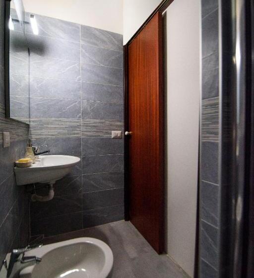 تختخواب و صبحانه Sallù Boutique