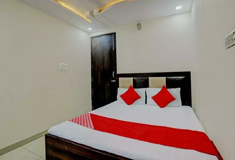 Oyo Flagship 81525b Hotel Avenue