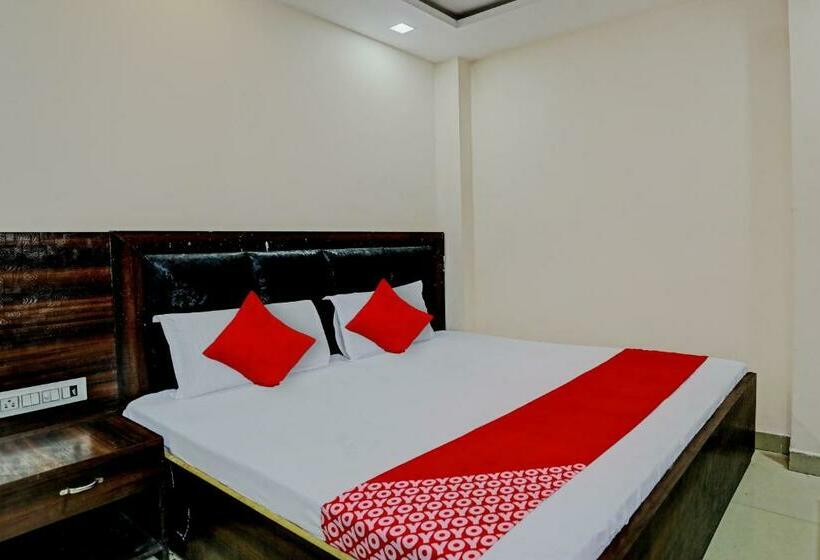 Oyo Flagship 81525b Hotel Avenue