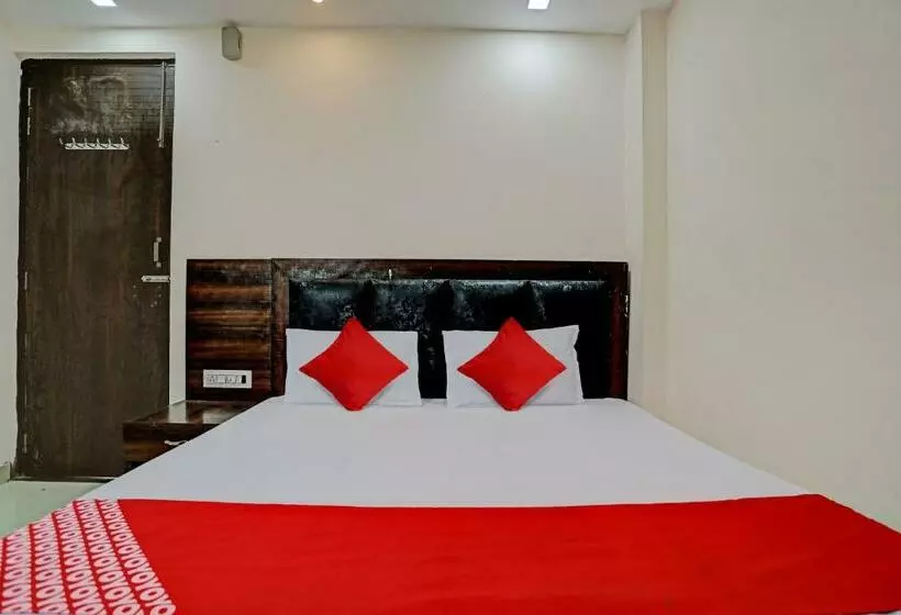 Oyo Flagship 81525b Hotel Avenue
