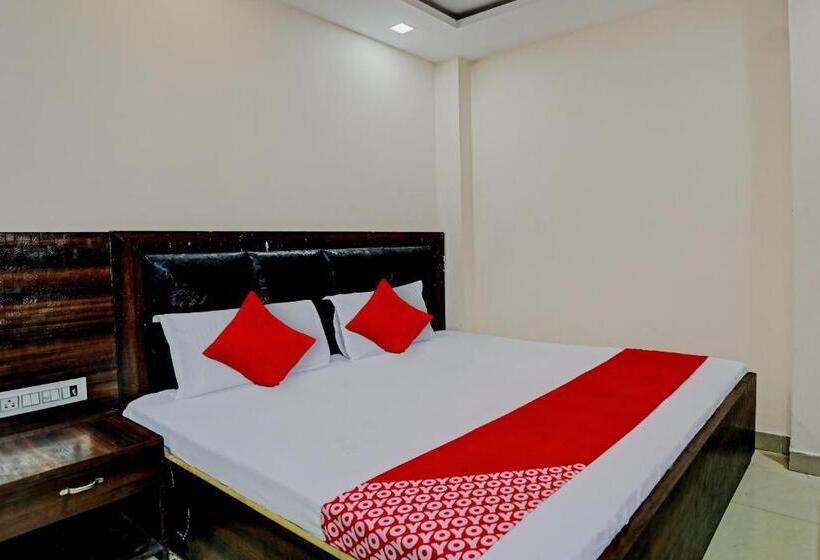 Oyo Flagship 81525b Hotel Avenue