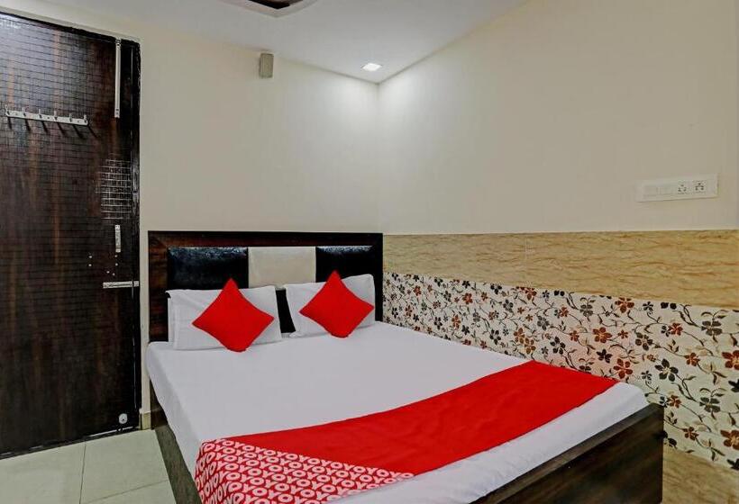 Oyo Flagship 81525b Hotel Avenue