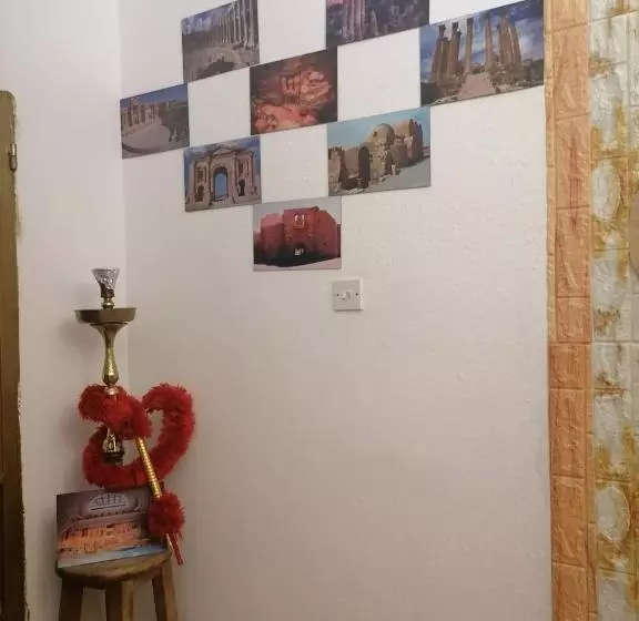 Petra Glamour Hostel
