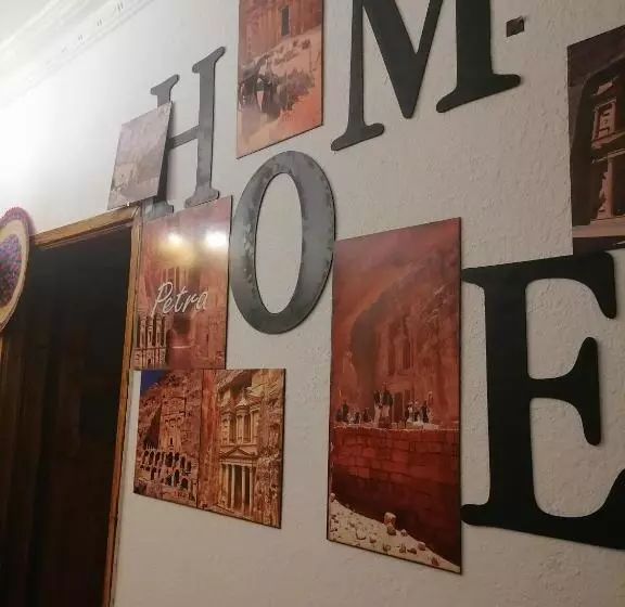 Petra Glamour Hostel