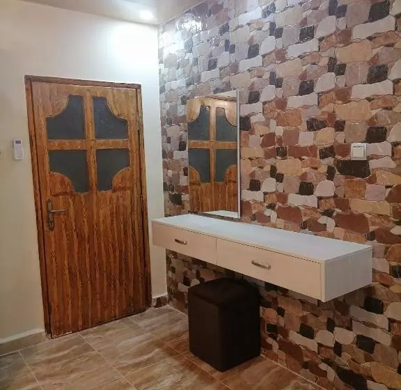 Petra Glamour Hostel