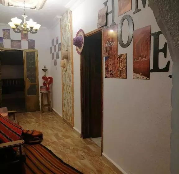 Petra Glamour Hostel