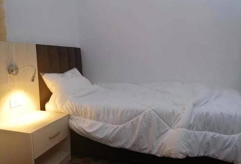 Petra Glamour Hostel