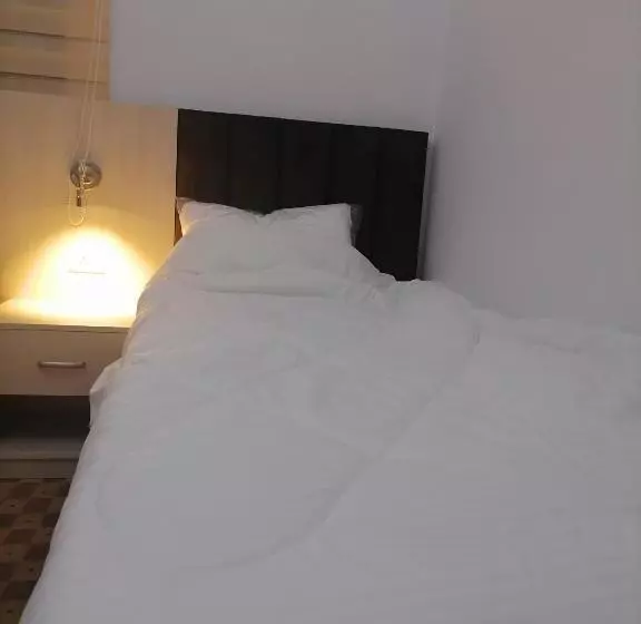 Petra Glamour Hostel