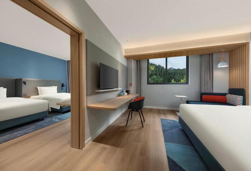 Otel Holiday Inn Express Wawu Mountain, An Ihg