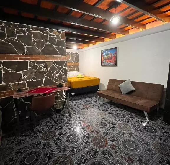 هتل Casa Alejandro De Los Caballeros