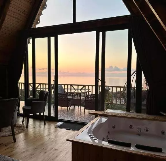 Hotelli Mavera Suit Bungalow