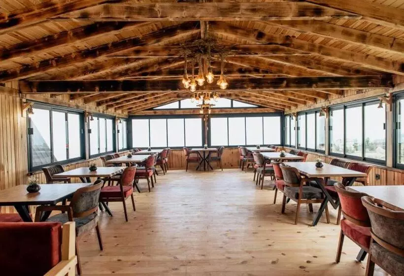 Hotelli Mavera Suit Bungalow